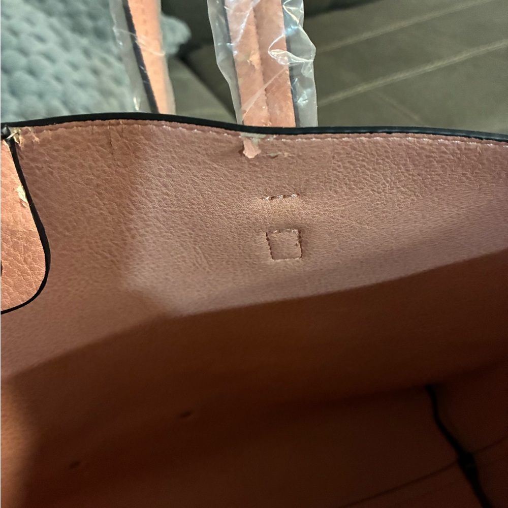 Blush Crocodile Pattern Tote Bag NWT - Picture 4 of 4